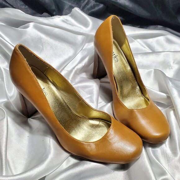 NEW CHARLES BY CHARLES DAVID mustard yellow tan round toe high heel pumps SZ  8 - Picture 1 of 5